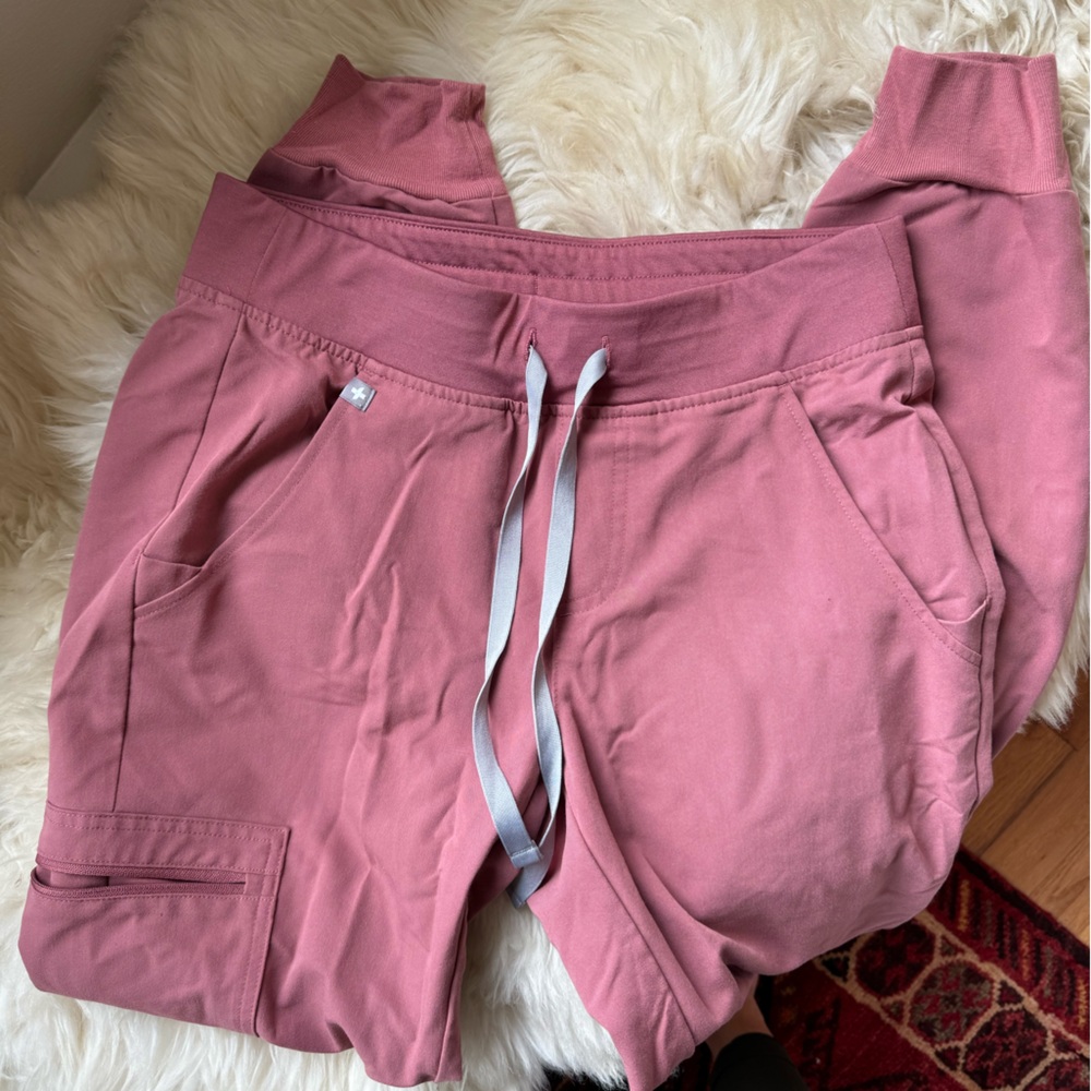 FIGS Zamora Jogger in Mauve, XS